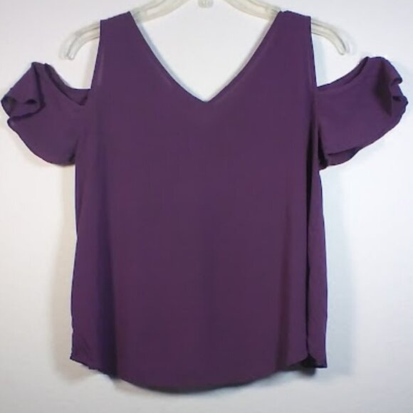 a.n.a A New Approach Top with Cold shoulders. Purple-Size: PM - Picture 9 of 15